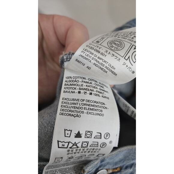 Levis Womens Embroidered Denim Jean Jacket San Francisco Rainbow Blue Size... - Picture 7 of 7